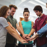LA ASOCIACIÓN DE GRUPOS DE PERSONAS