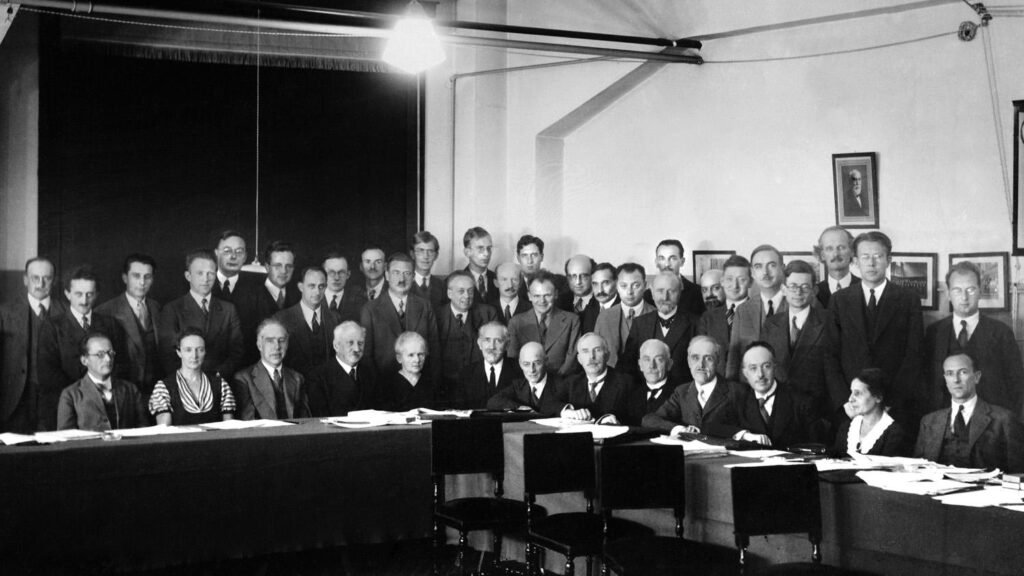 Científicos en la Conferencia Solvay de 1933